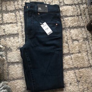 Skinny mid rise jeans